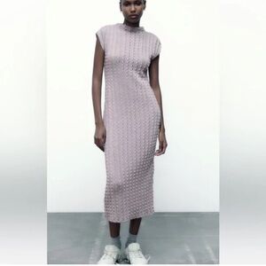 Zara Textured Knit Dress in Light Gray